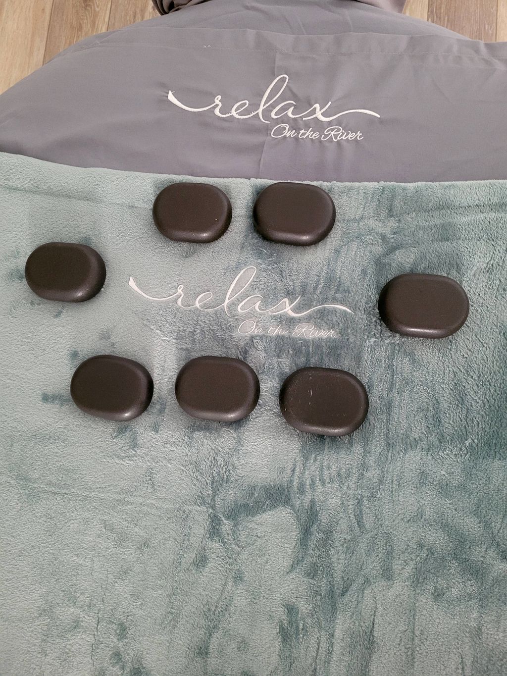 Hot Stones Massage 