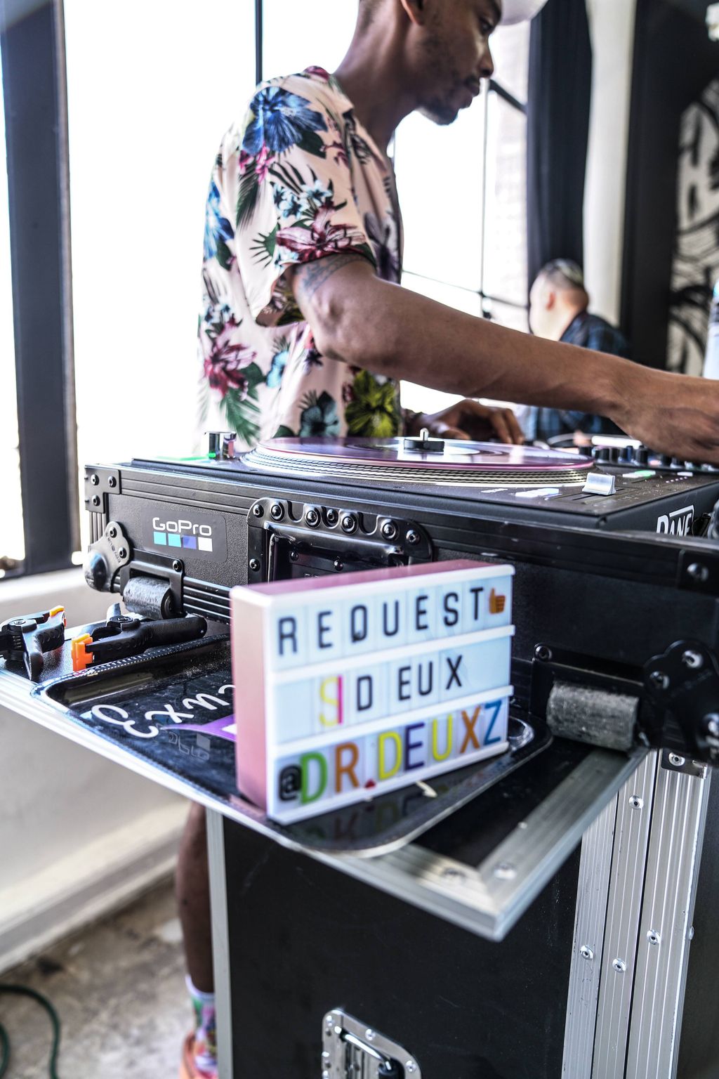 A DR. DEÜXZ: ART EXHIBITION 