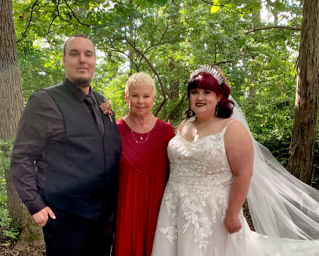 Such an enjoyable setting!  Kelly and Christopher