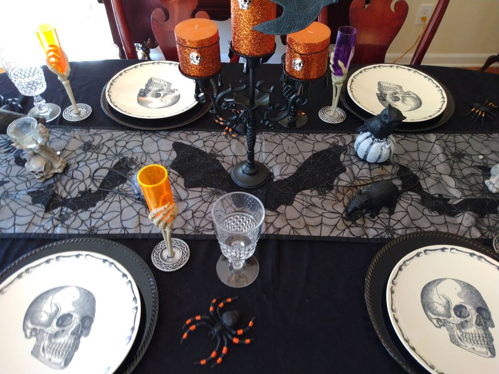 After the clean up I decided the table !