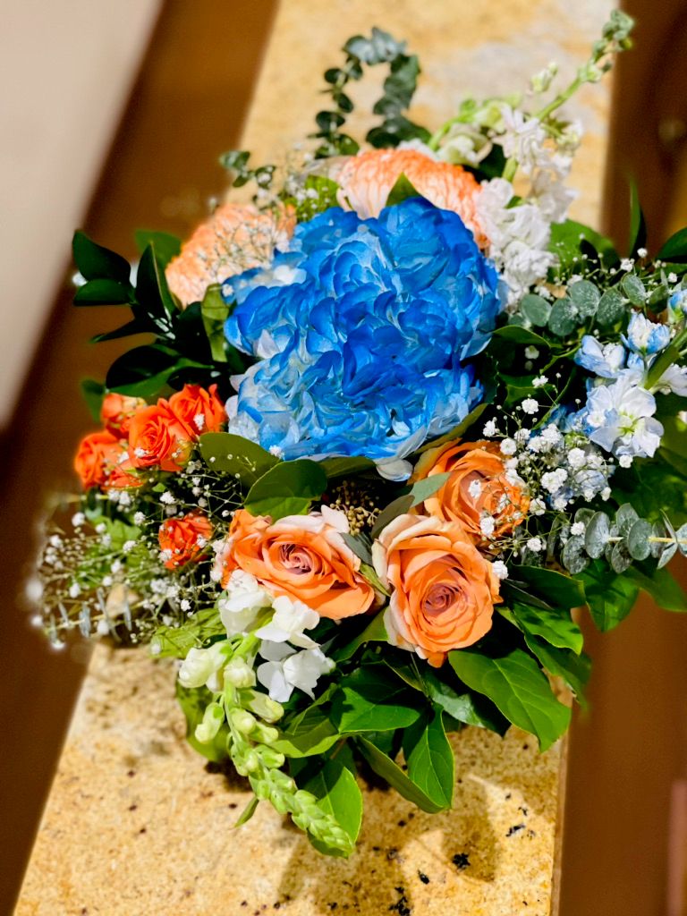 Blue and orange centerpieces 