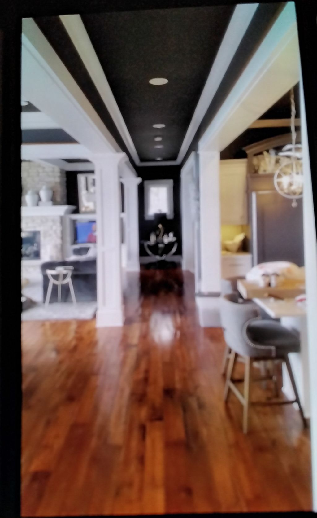 Painted white trim and dark ceiling 