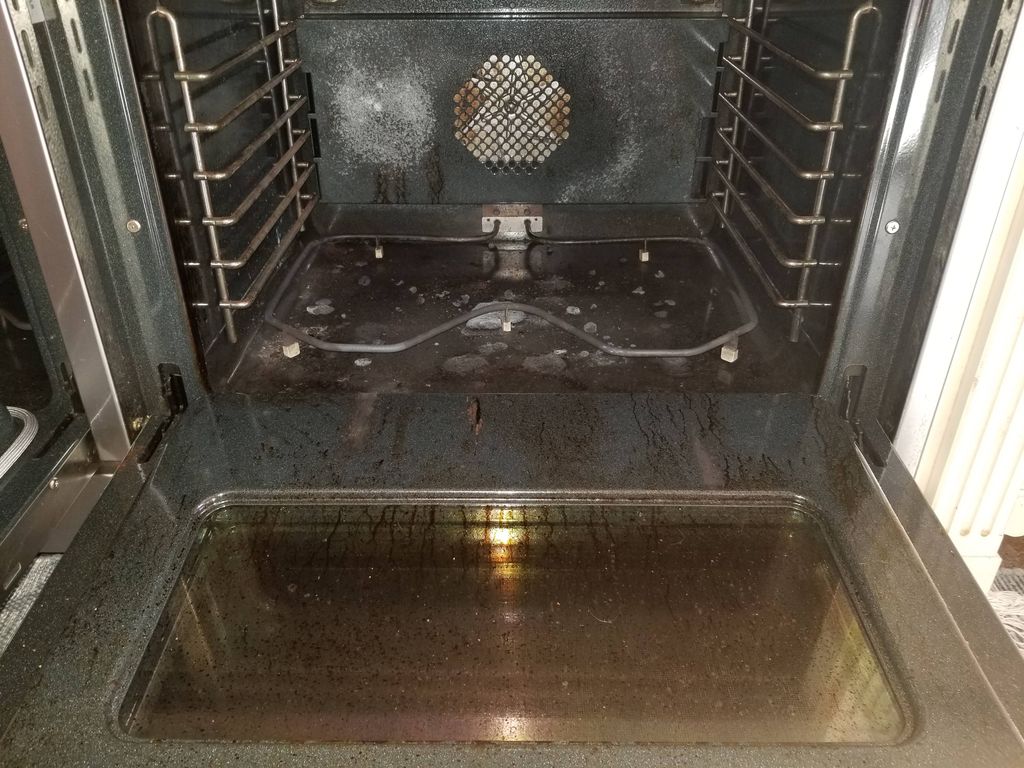 Call us today to get your oven clean. (before)