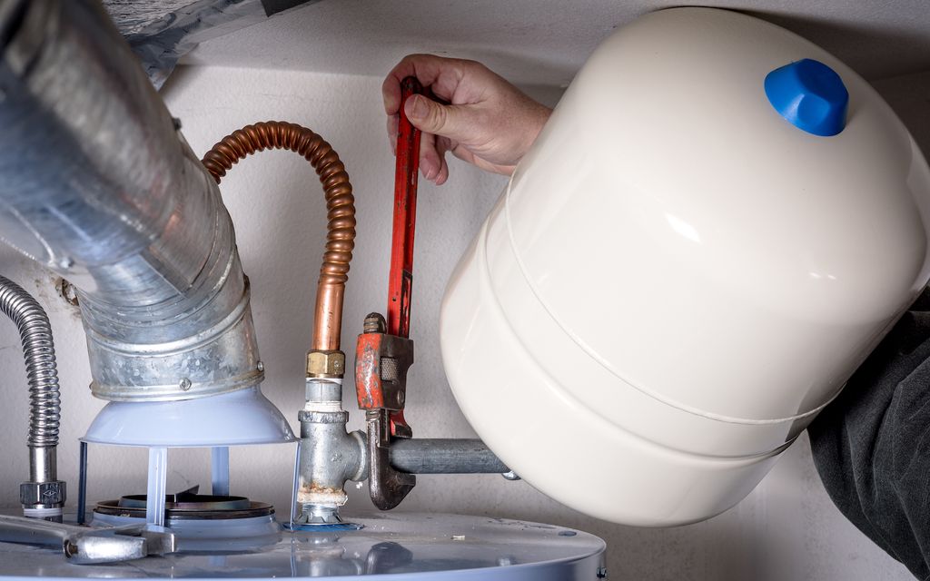 How much does a water heater repair cost?