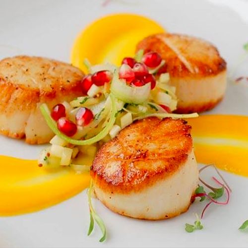 Seared Scallops with Mango Sauce