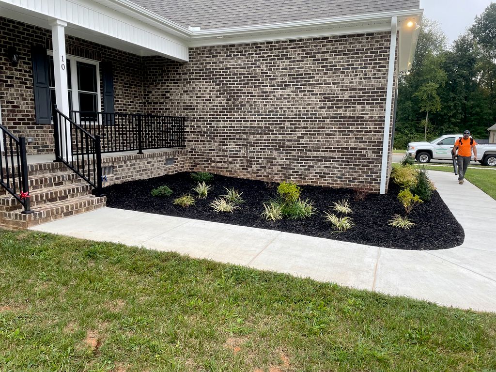 Mulch installation 