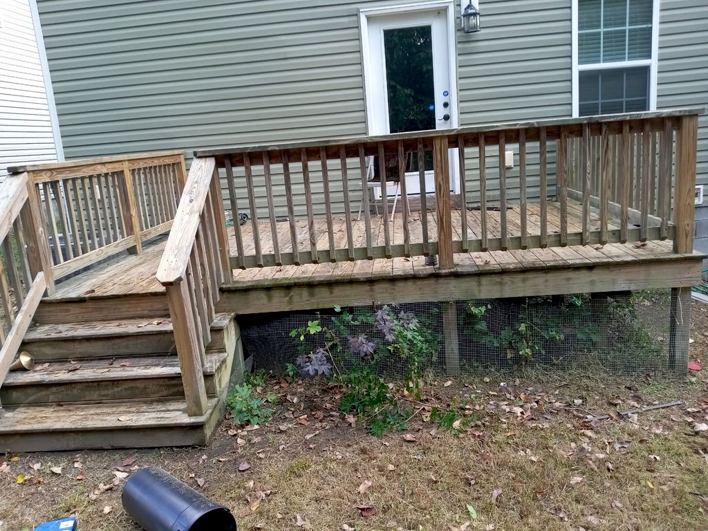 Deck Staining and Sealing