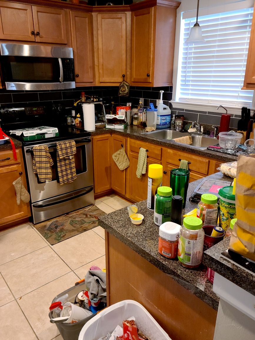 expert at cleaning AND tidying! (before) 