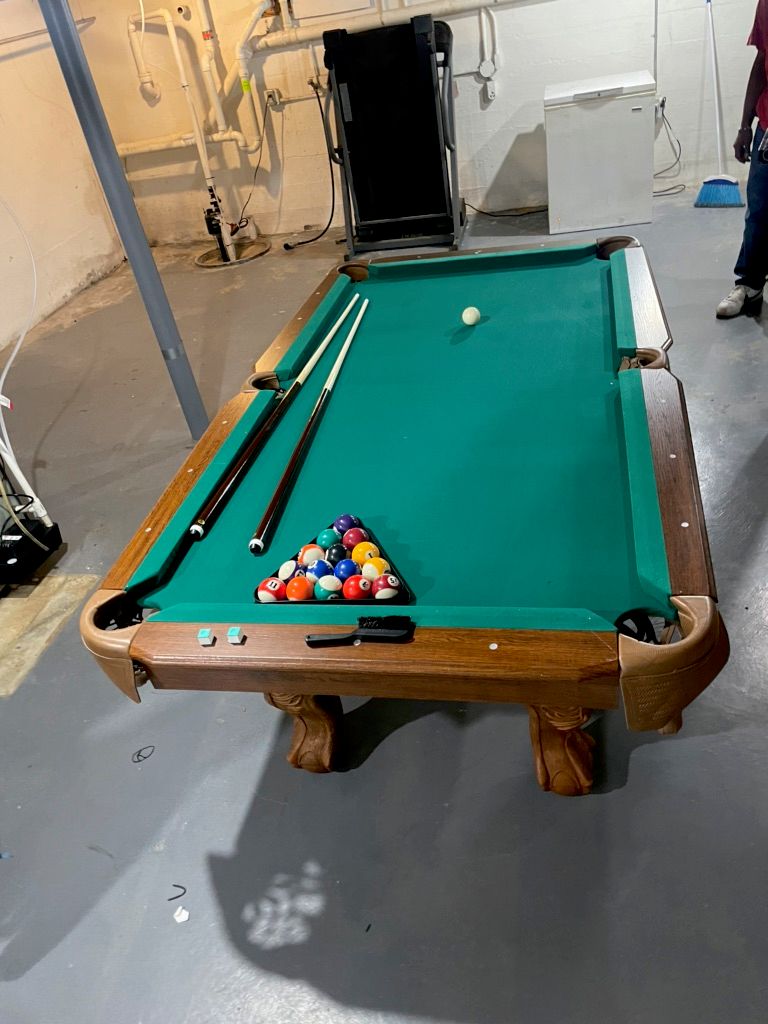 7ft pool table