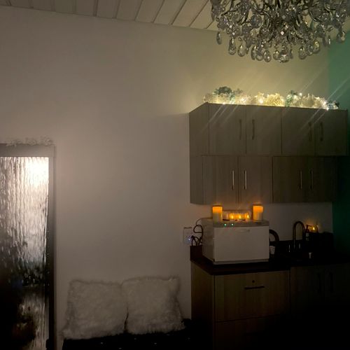 Offering facials in a Relaxing Environment 