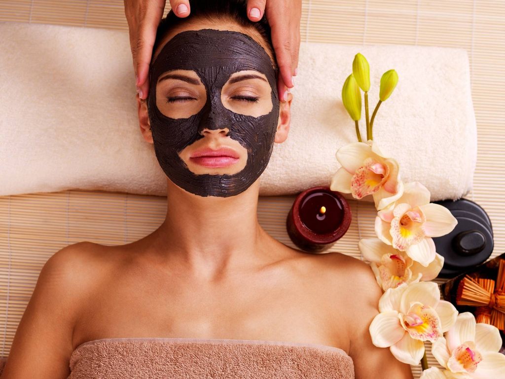 Dead Sea Mud Mask Facial