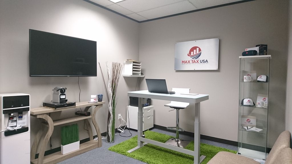 Receptionist Area & Waiting Area