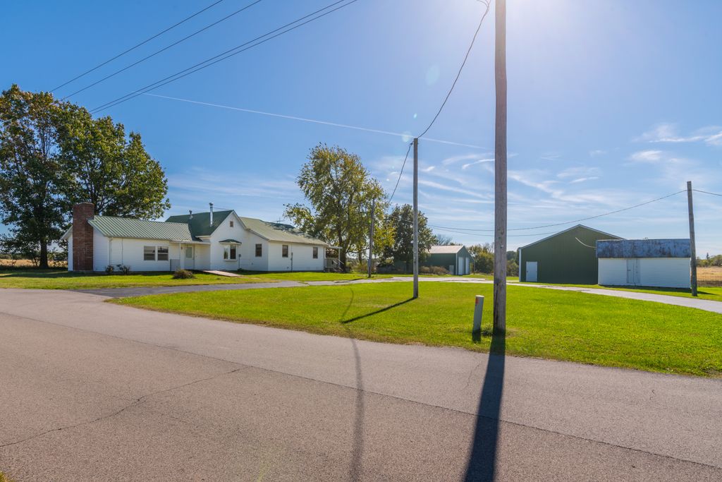 Beautiful Home on acreage!