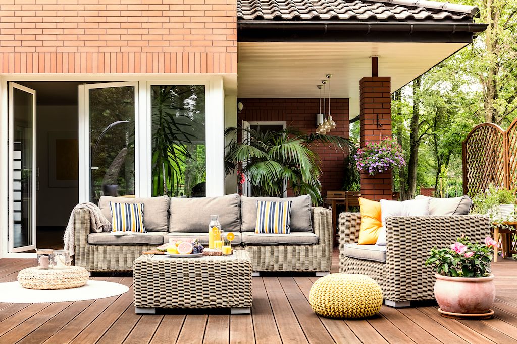 backyard outdoor living space idea