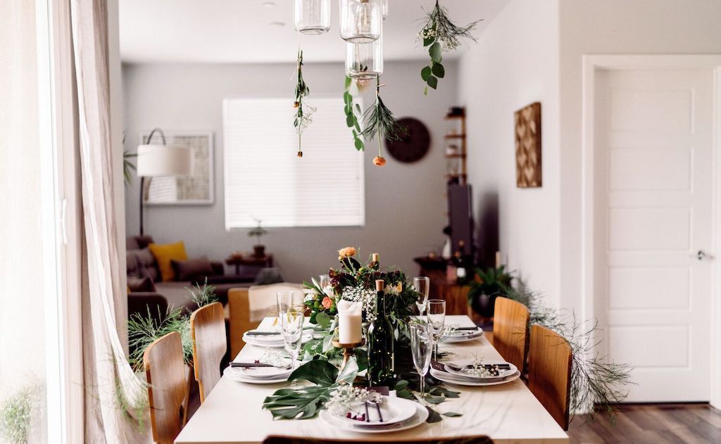 dining room table decor