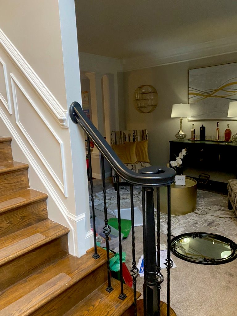 Alabaster paint black 
