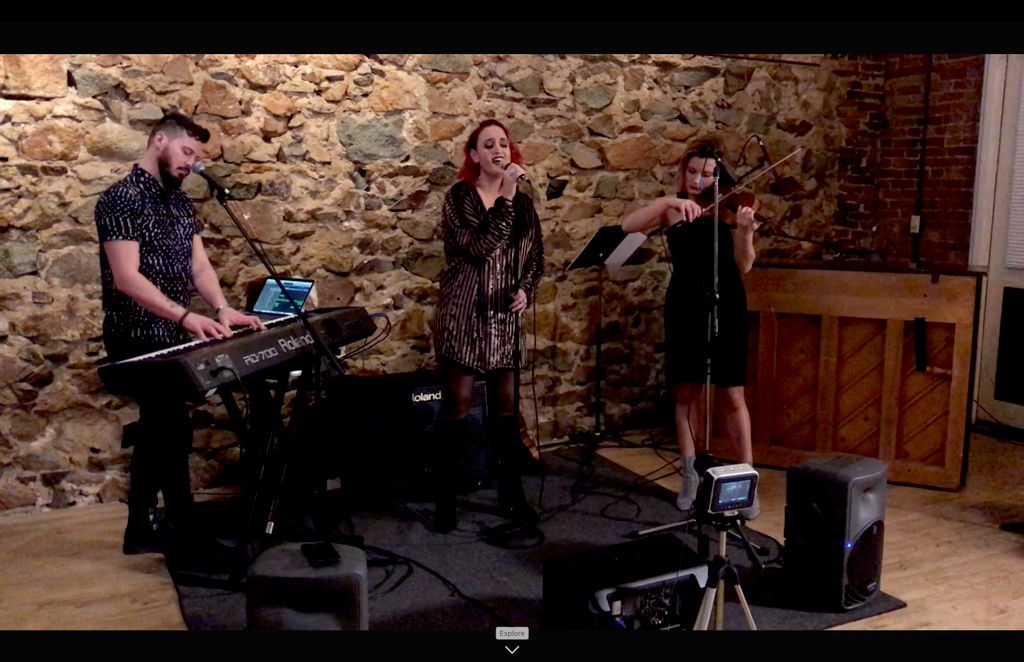Bowyn, acoustic set