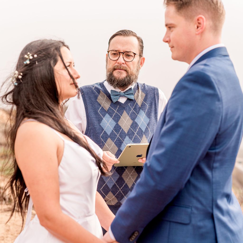 RainCross Ceremonies//Wedding Officiant