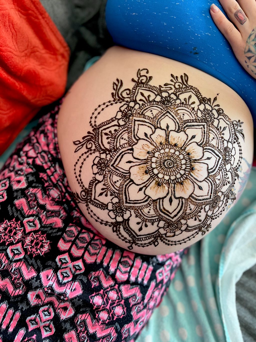 Henna Tattooing