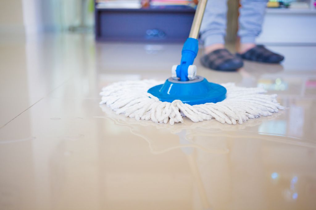 mop to clean tile floors