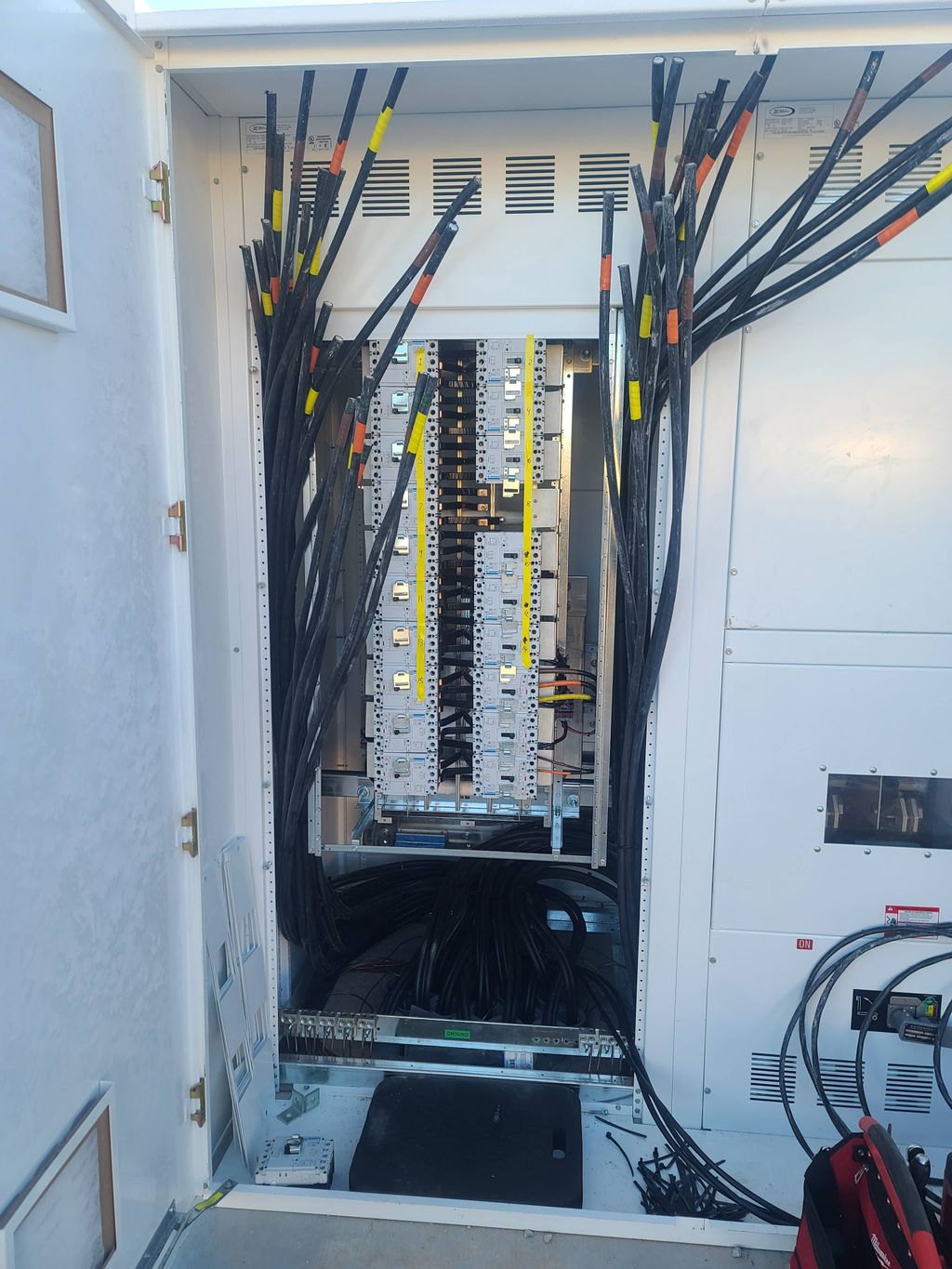 The beginnings of a solar switchgear
