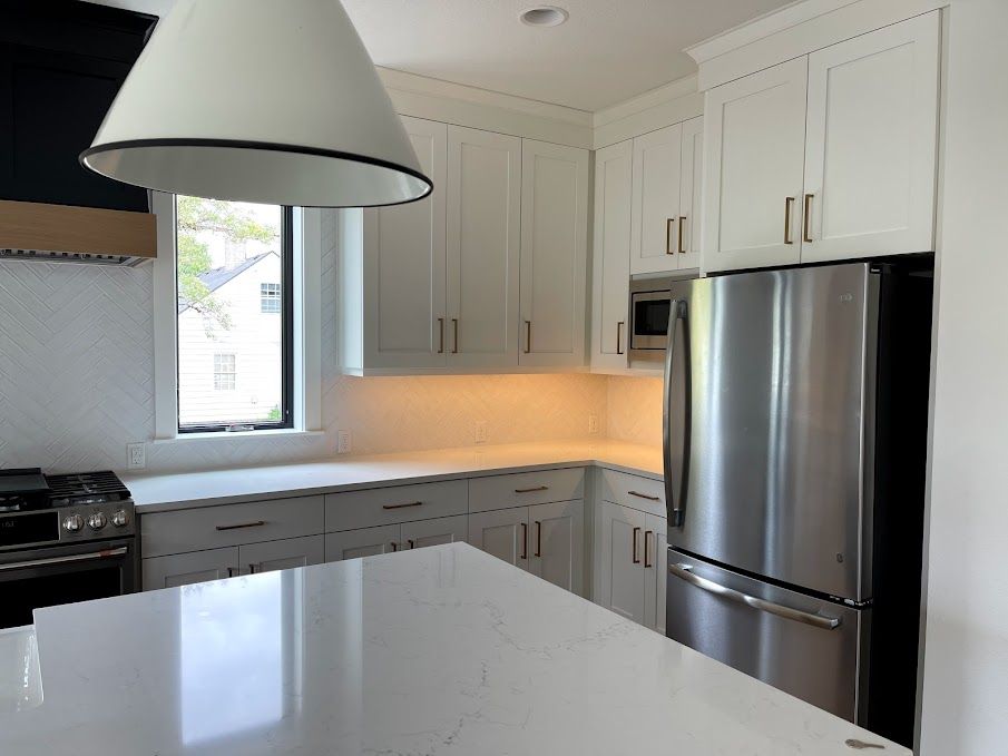 installing undercabinet lighting