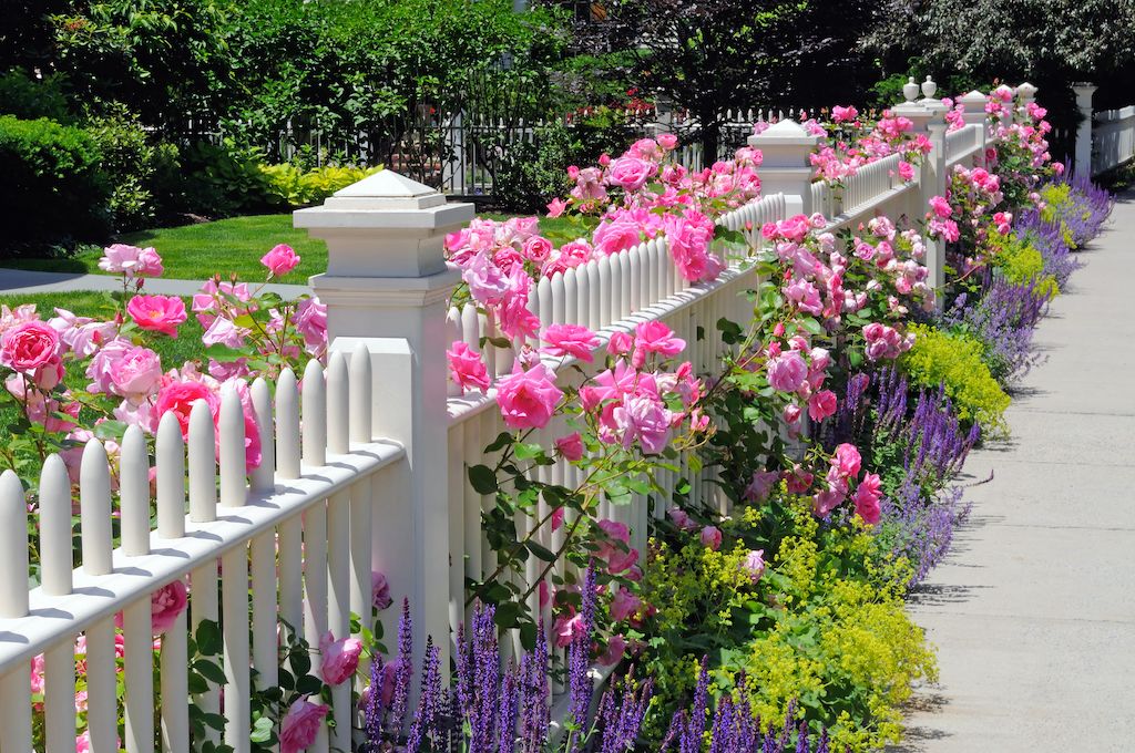 white picket fence curb appeal