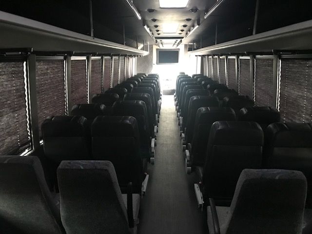 50 passengers luxury coach bus