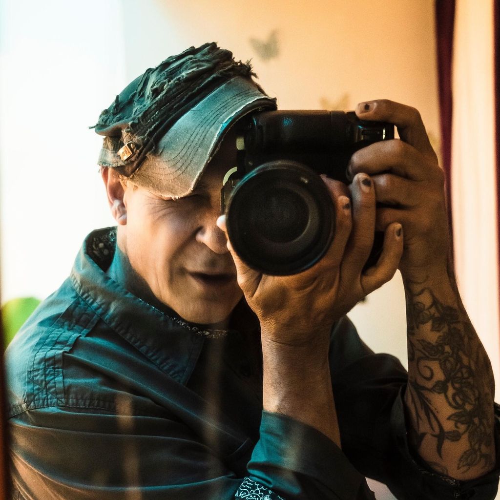 Doug Sanford photographs