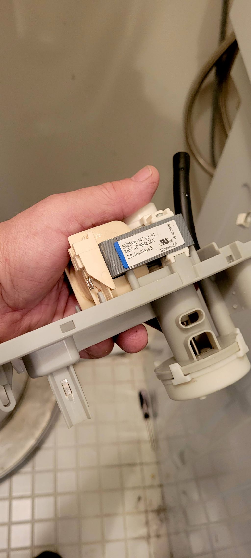 Bosch 300 Dryer stops every few min. Pump problem.