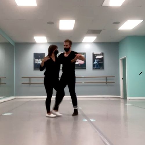 Private dance lesson for an intermediate student