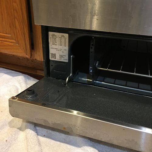 Servicing gas oven