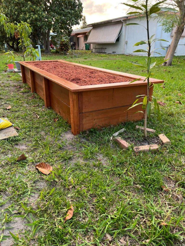 Raised bed planter 