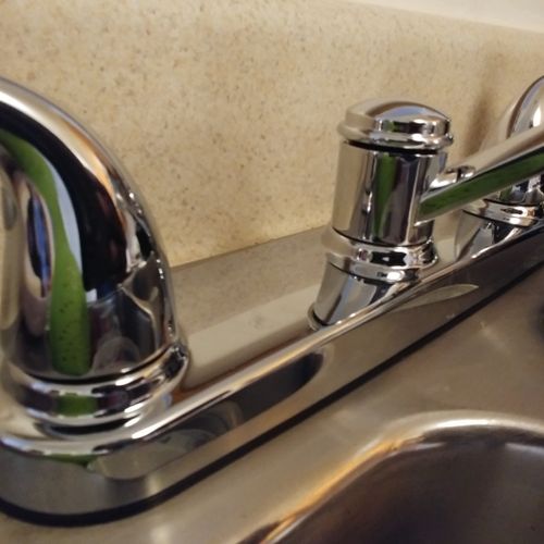 Kitchen faucet install | Handyman