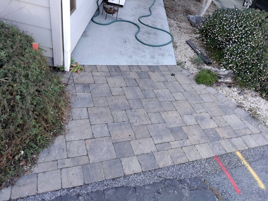 setting pavers