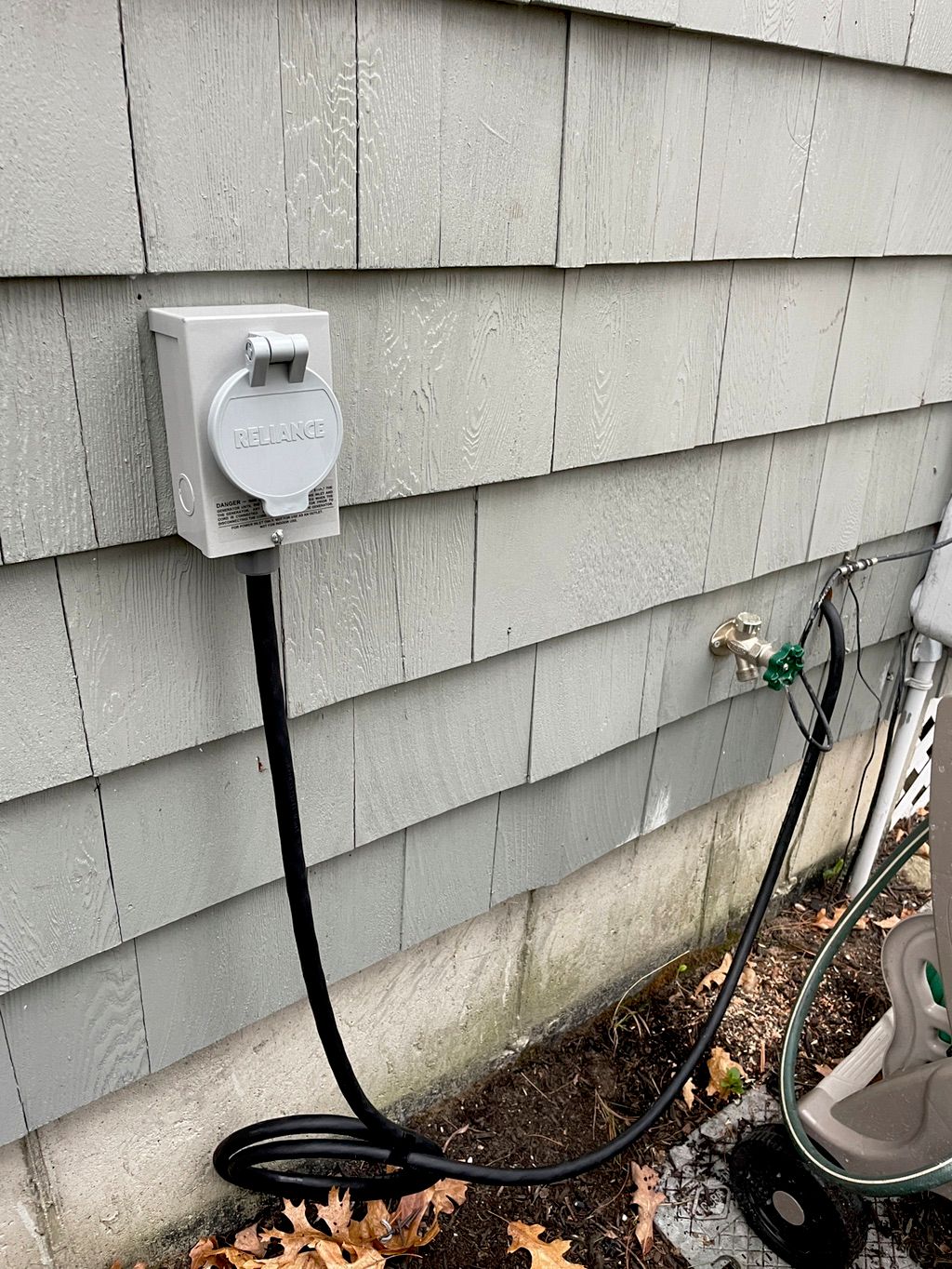 Plug for out side generator 