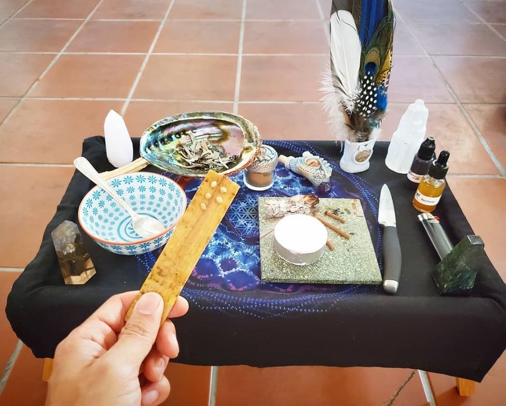 Preparing Kambo points at my altar for a Warrior a