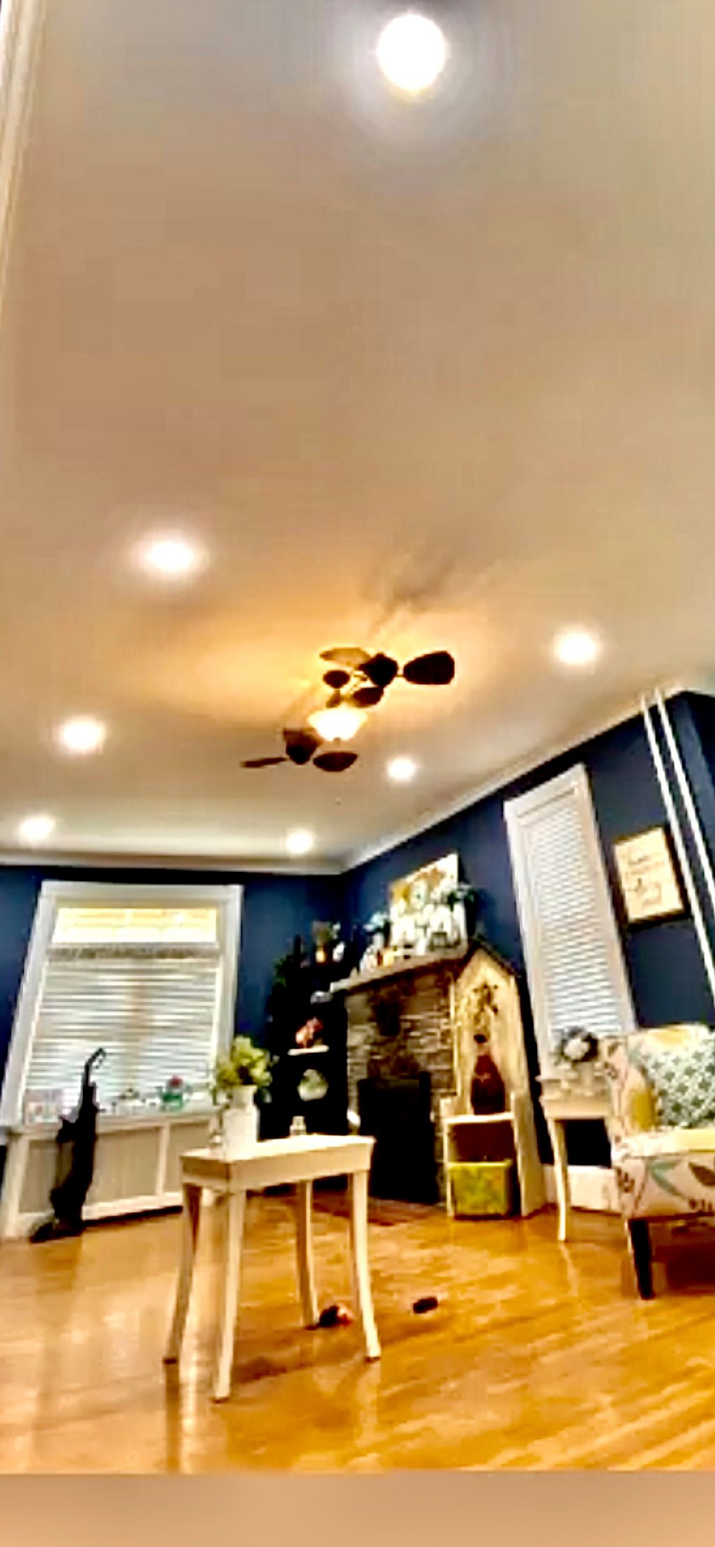 Recess lights (living room)