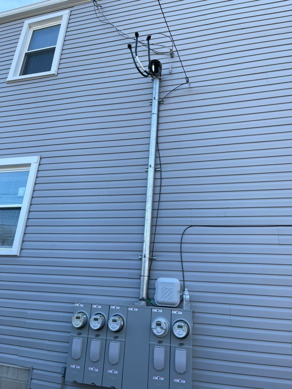 400 amp service,5 meter sockets.