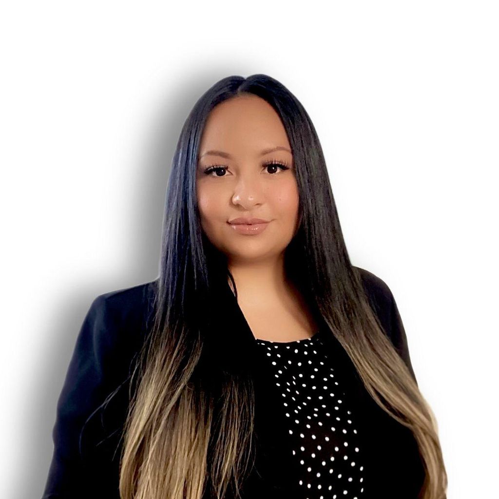 Evelyn Flores