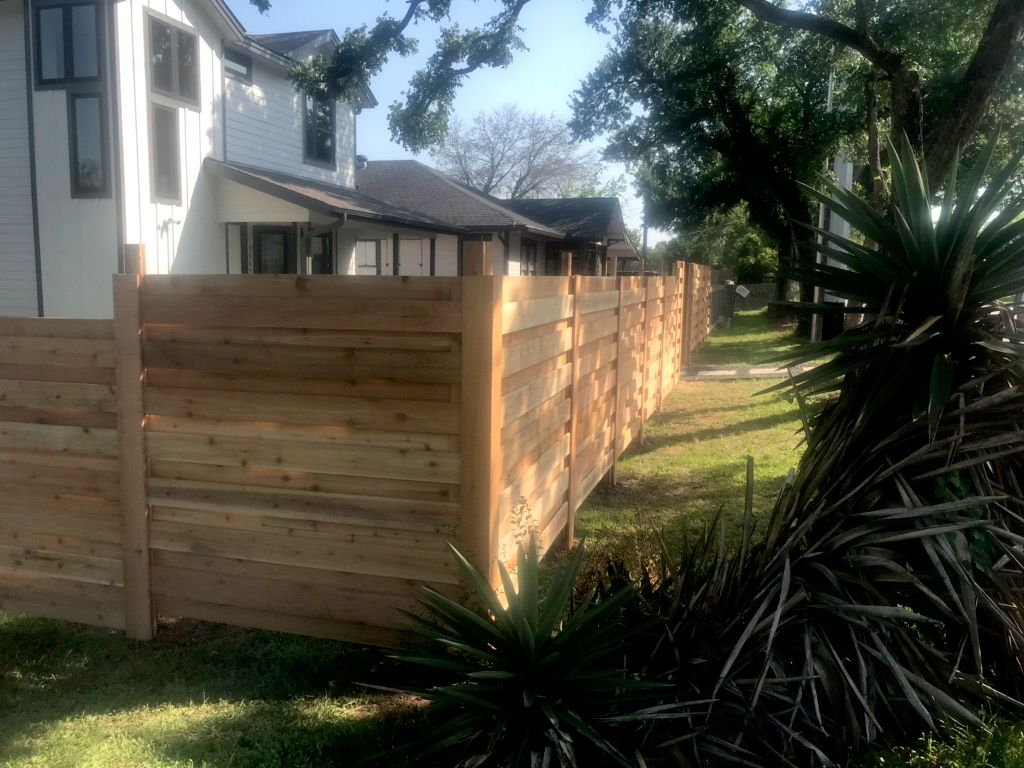 Horizontal fence specially engineered to allow win