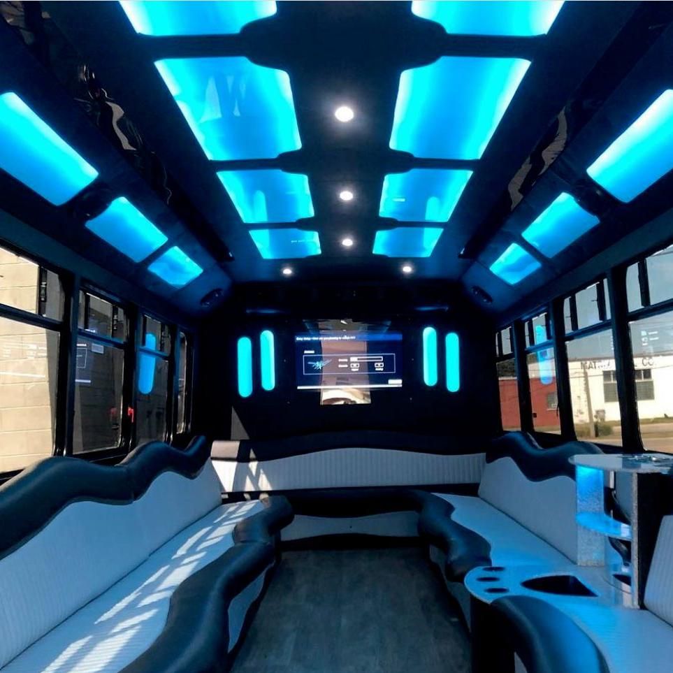 LevelUpPartyBus