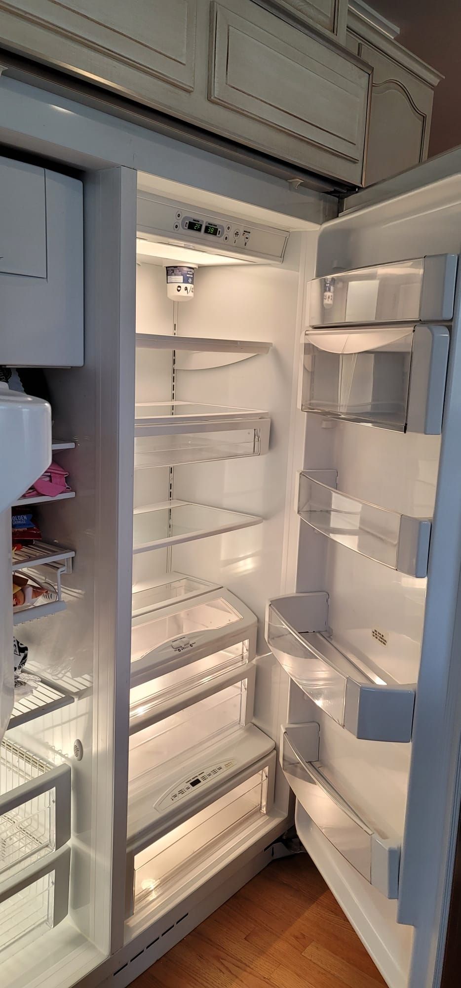 refrigerator cleaning