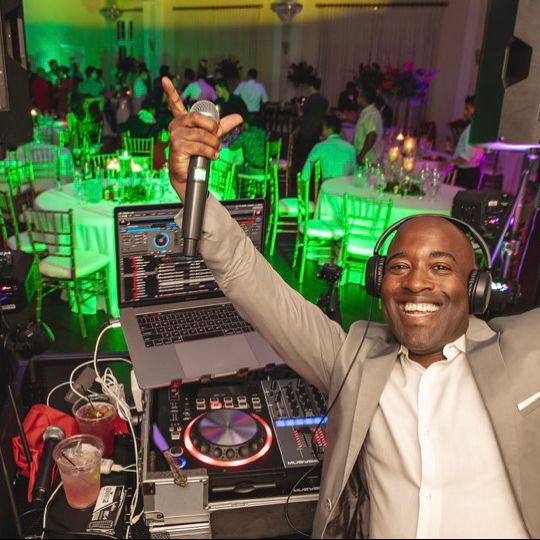 Friendly Showcase DJ Services