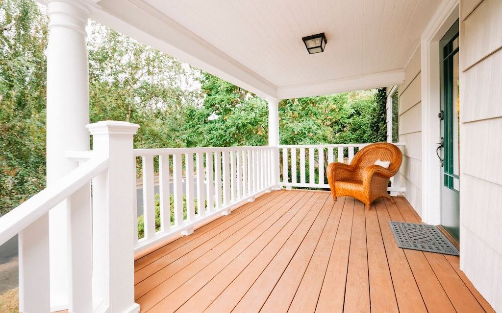 How to stain deck in 8 easy steps.