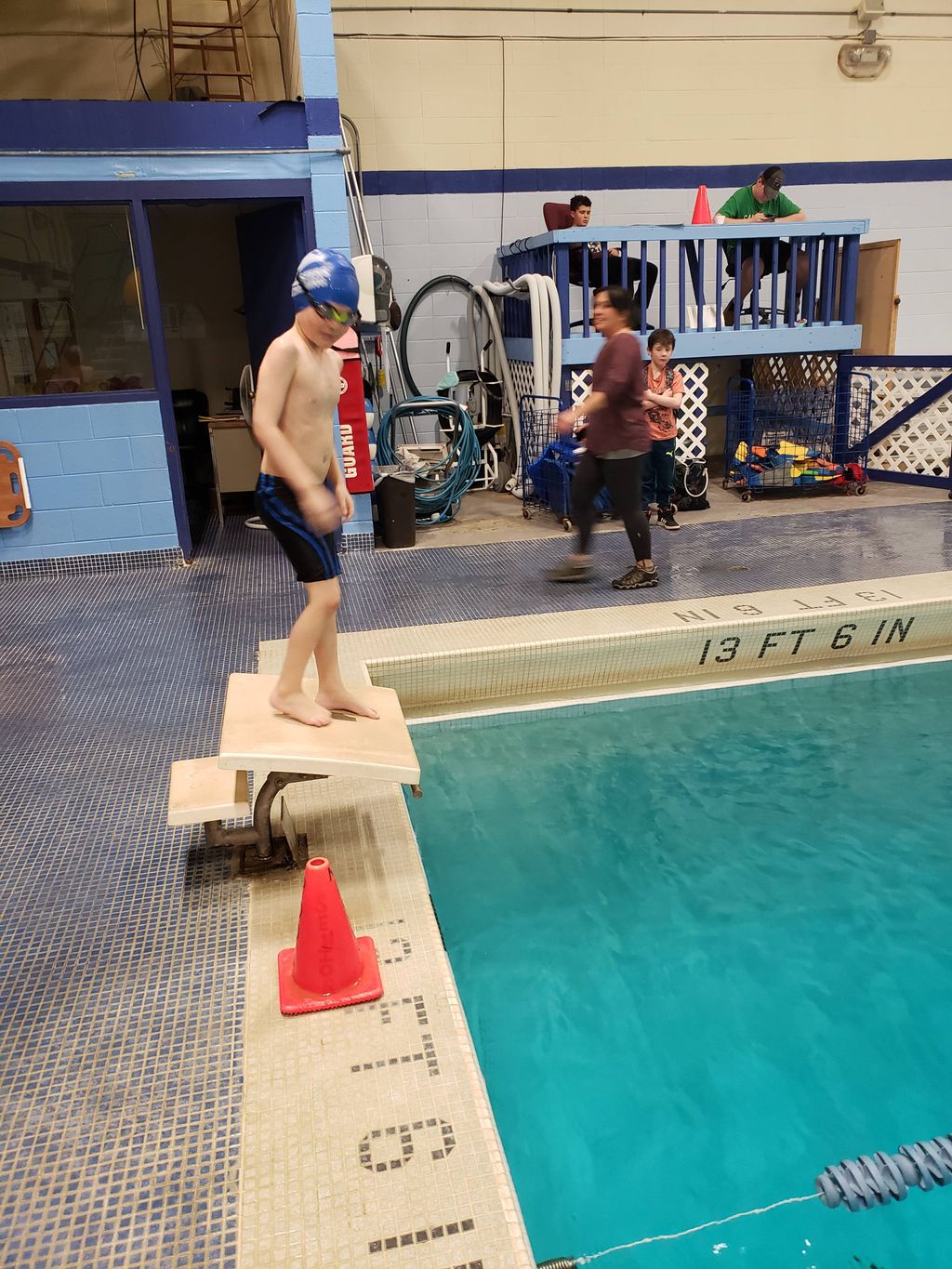 teaching racing starts for swim team