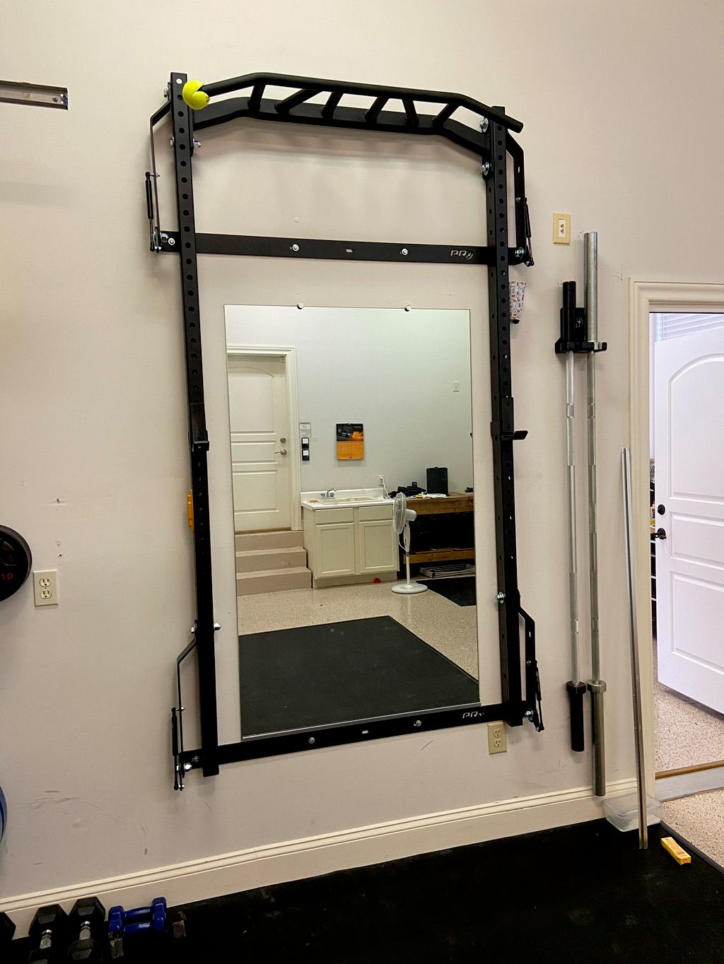 Gym mirror 