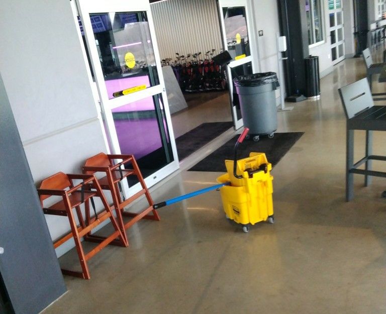 Commercial Clean by Andrea@T-Shotz North KC. Hitti