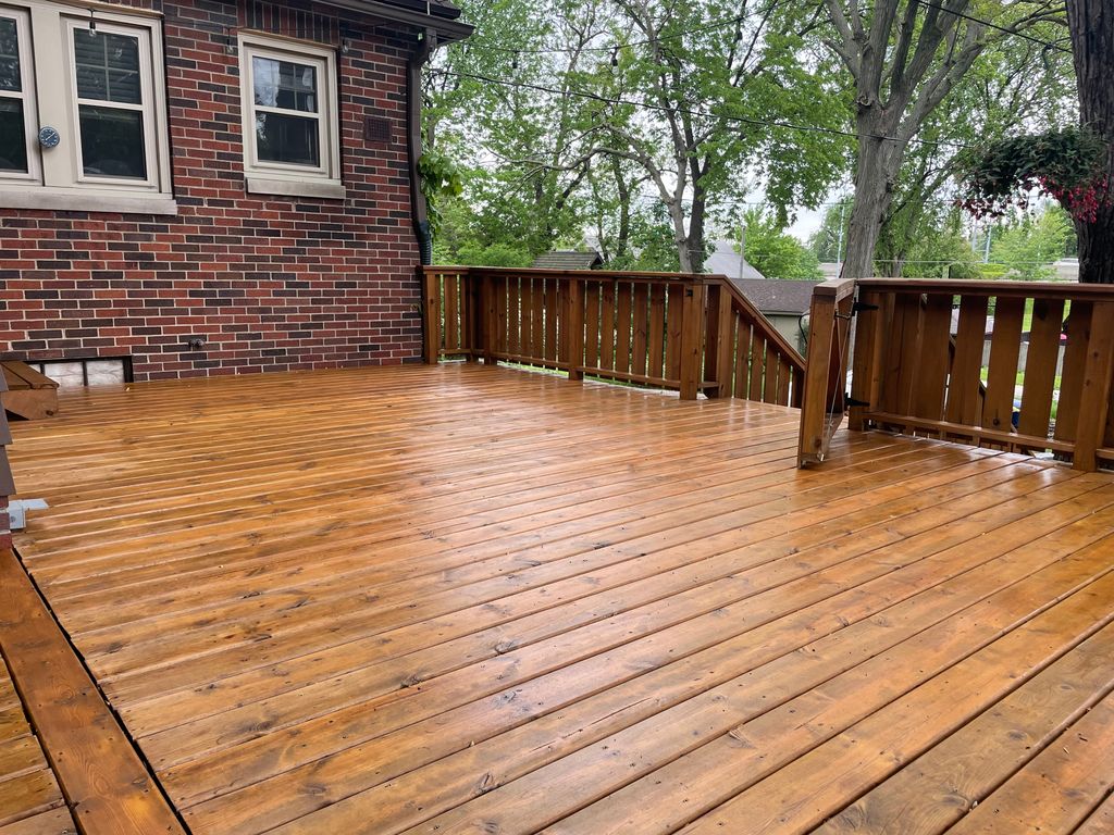 Deck Staining and Sealing