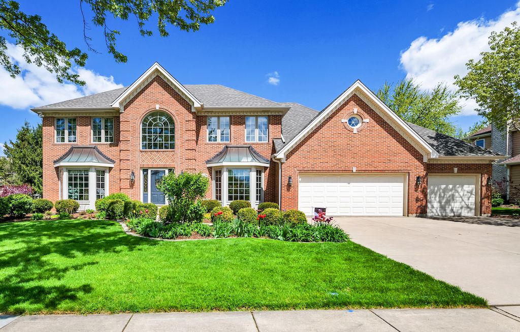 summer lawn care maintenance